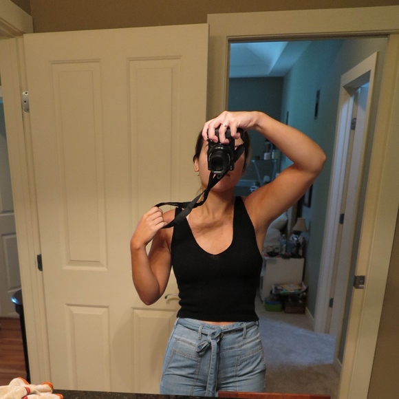 Brandy Melville Black Cropped Sweater Tank - Picture 6 of 6